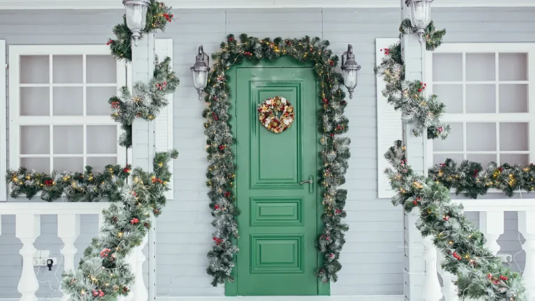 21 Dorm Door Decorations Ideas