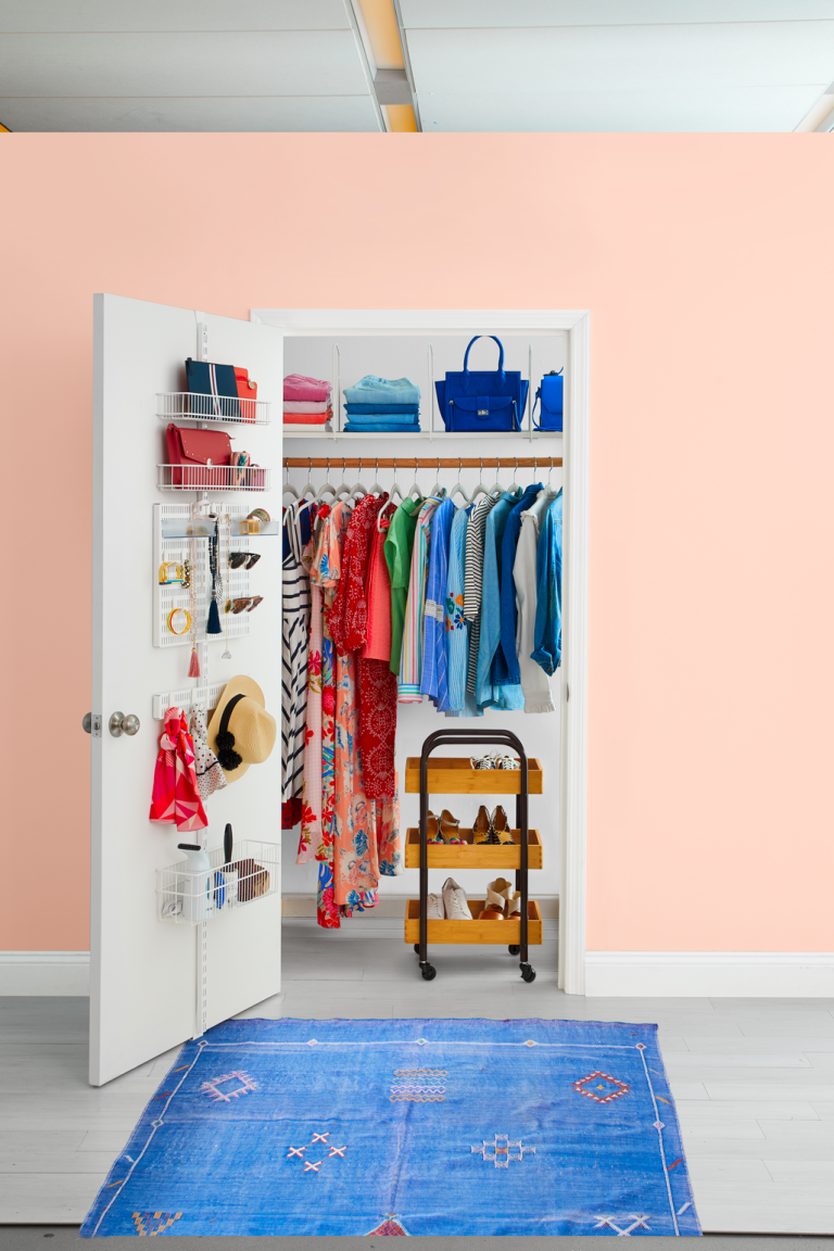 19 Dorm Closet Organization Ideas to Maximize Your Space