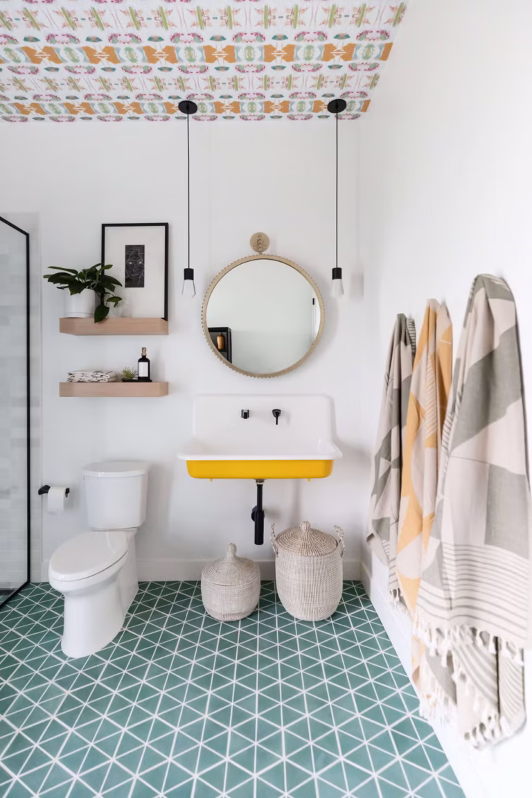 21 Small Bathroom Storage Ideas to Maximize Your Space